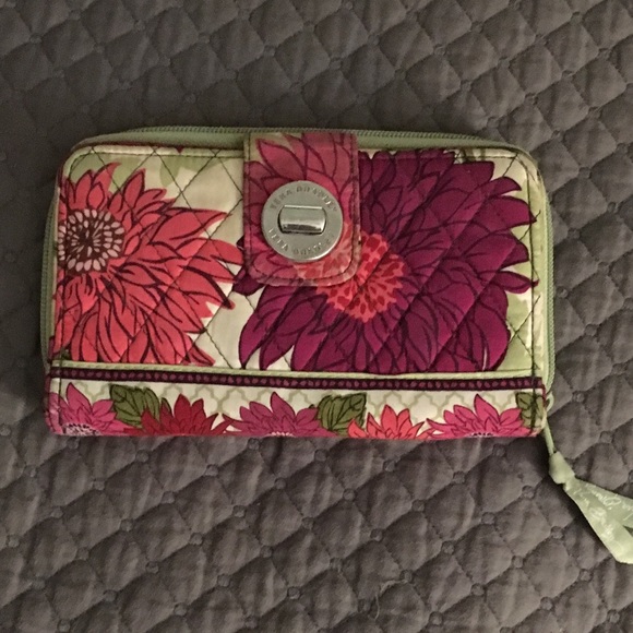 Vera Bradley Handbags - Good condition Vera Bradley Dahlia wallet